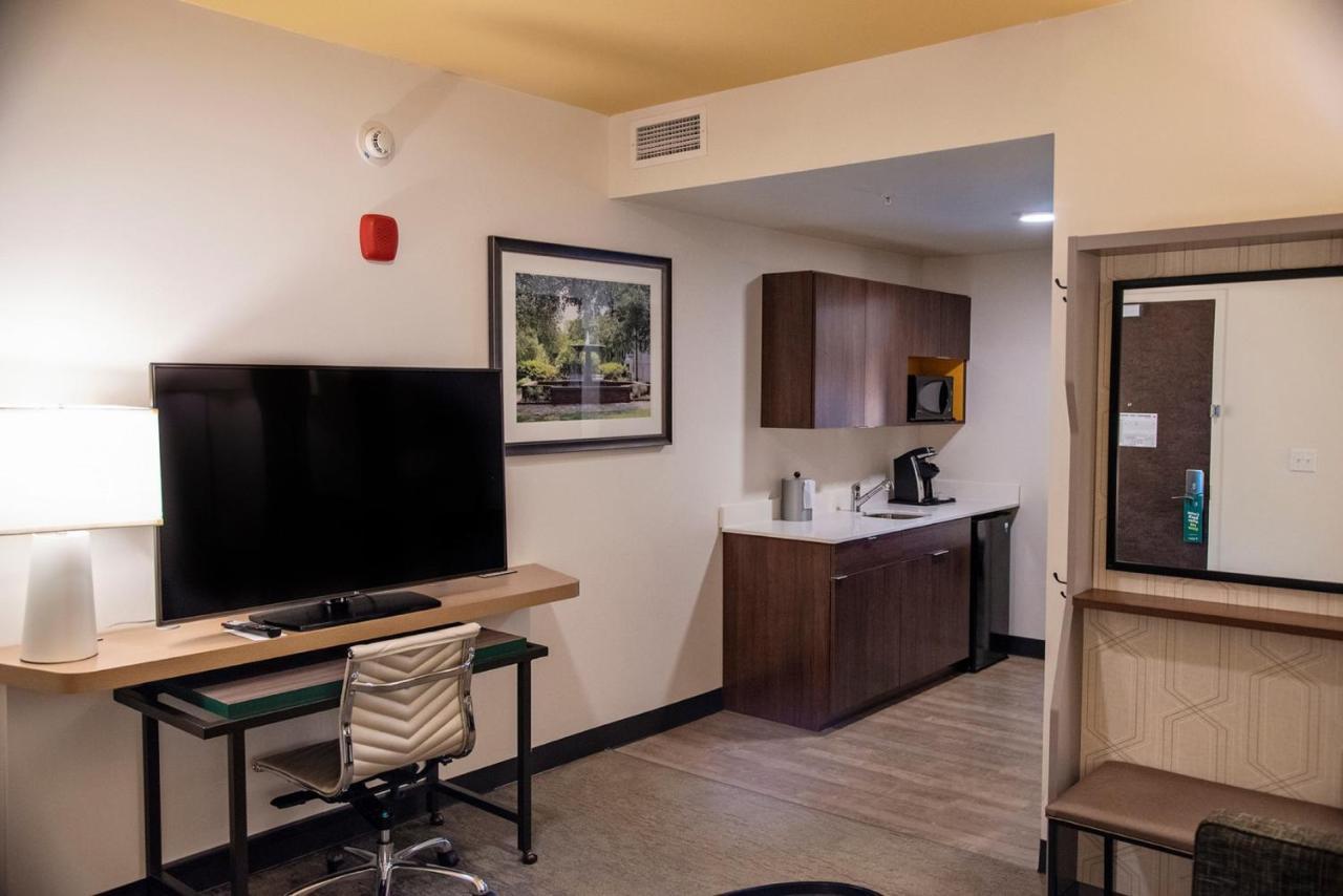 & - Savannah Airport - By Ihg 3*