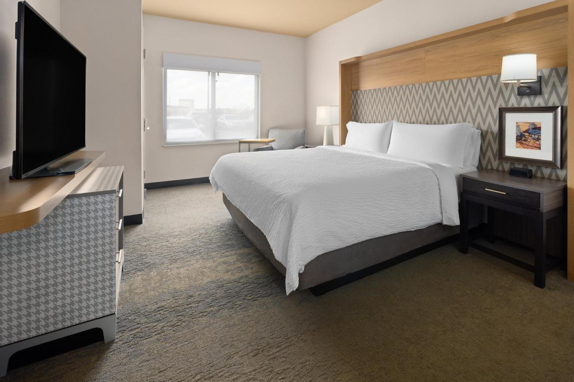 & - Savannah Airport - By Ihg Hotel 3*