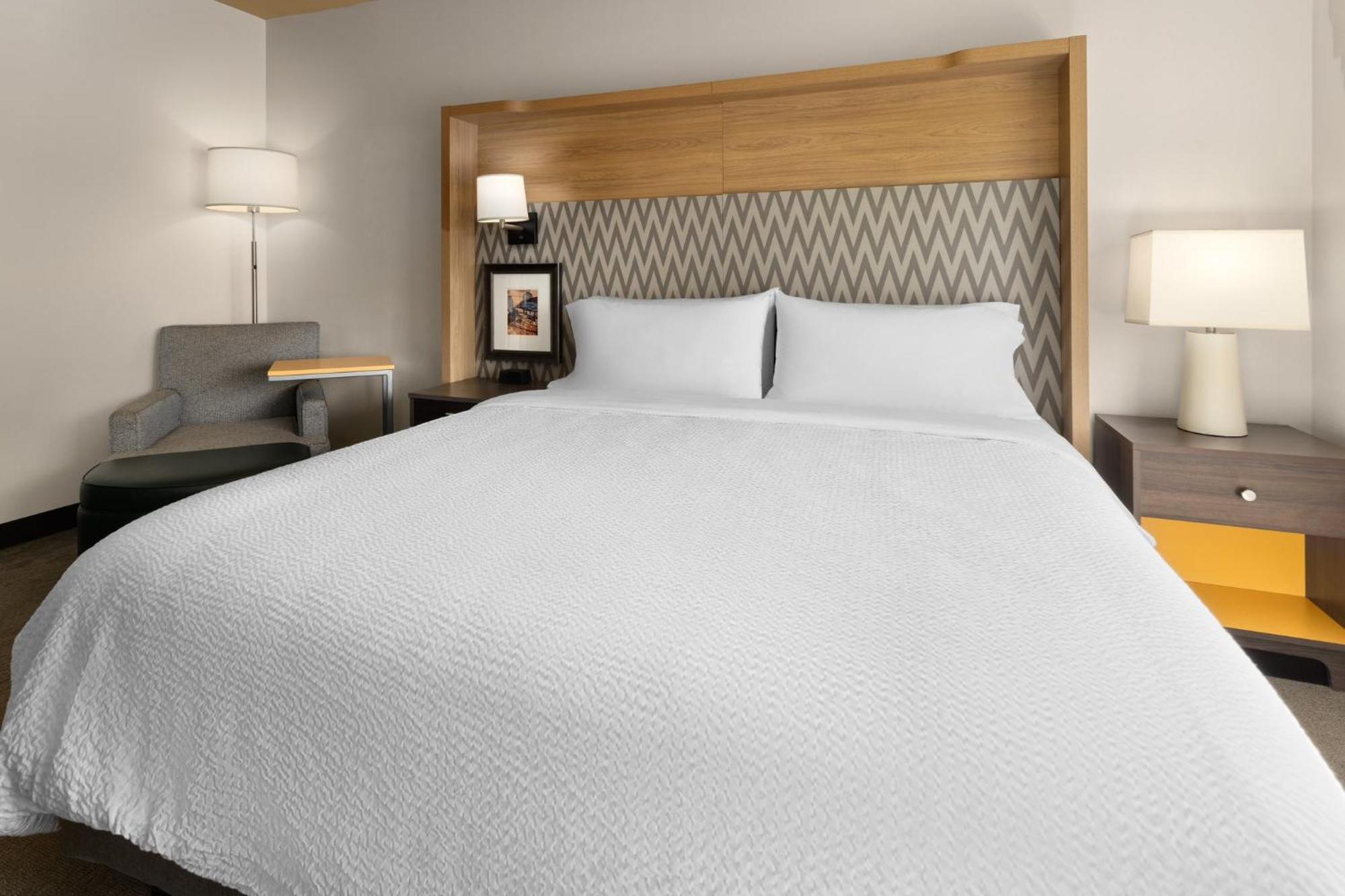 & - Savannah Airport - By Ihg 3*