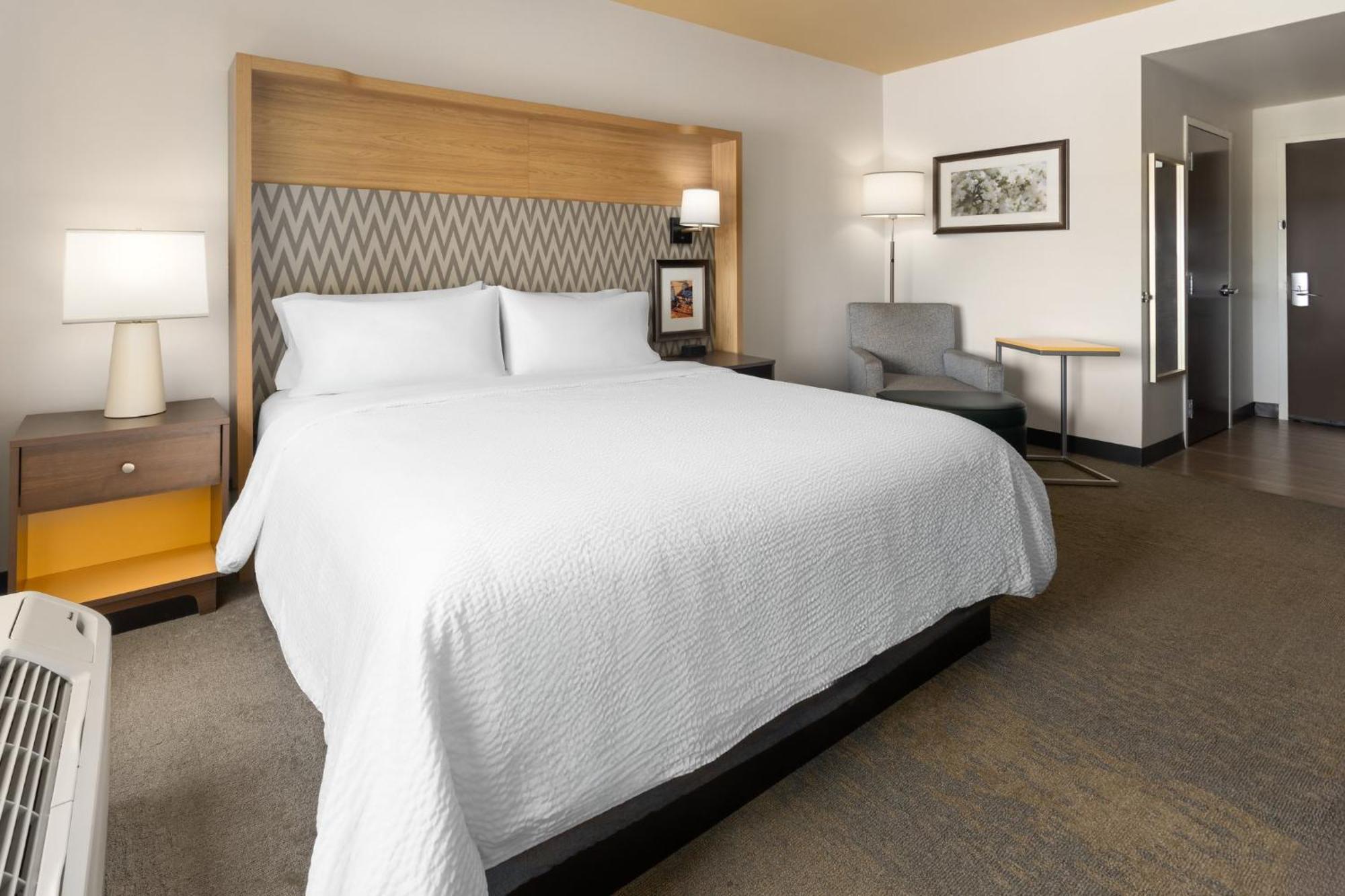 & - Savannah Airport - By Ihg Pooler