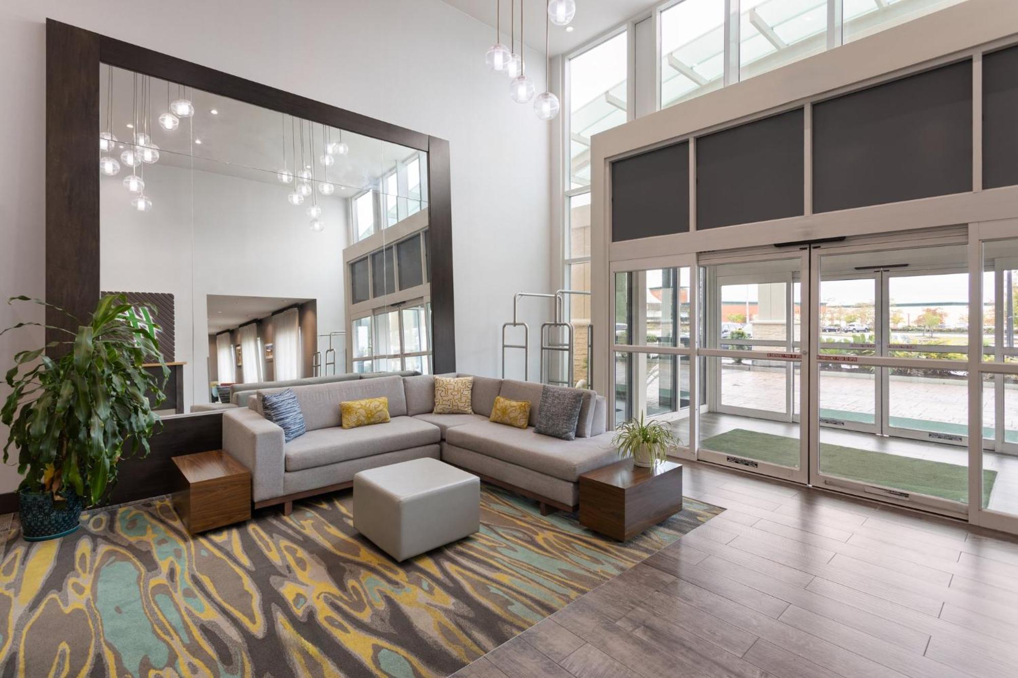 & - Savannah Airport - By Ihg