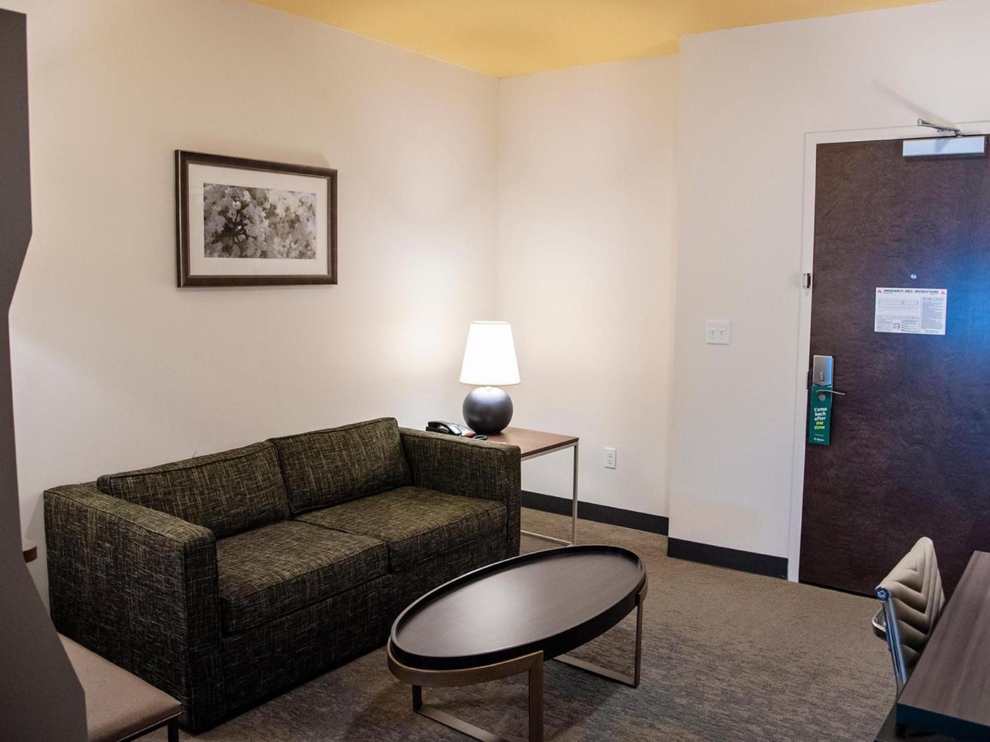 & - Savannah Airport - By Ihg