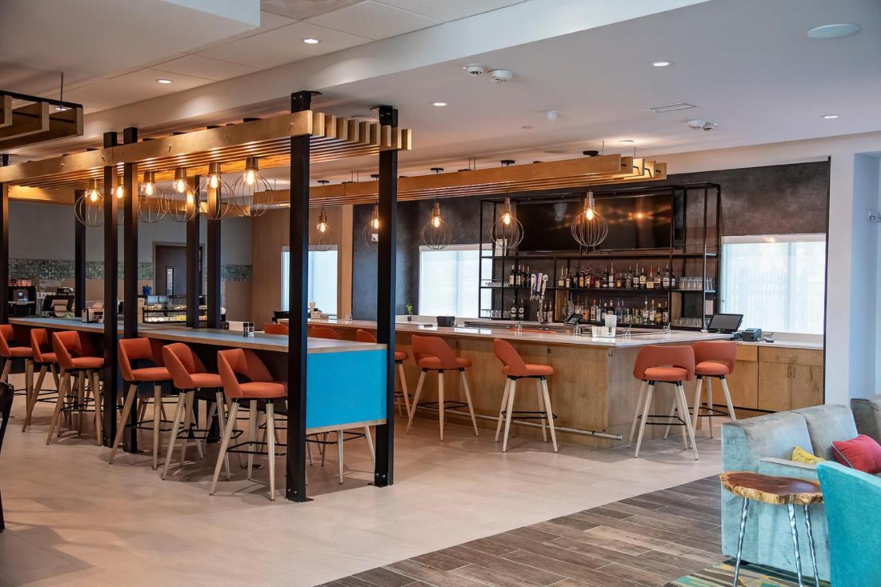 & - Savannah Airport - By Ihg Hotel 3*