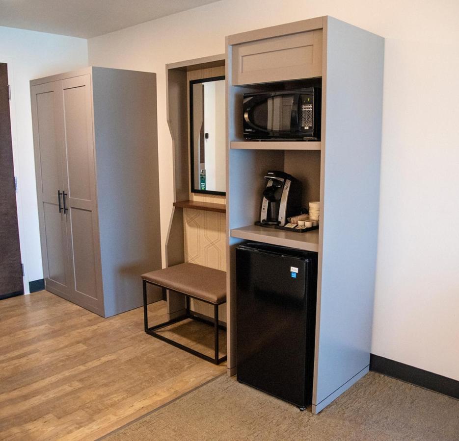 & - Savannah Airport - By Ihg Hotel 3*