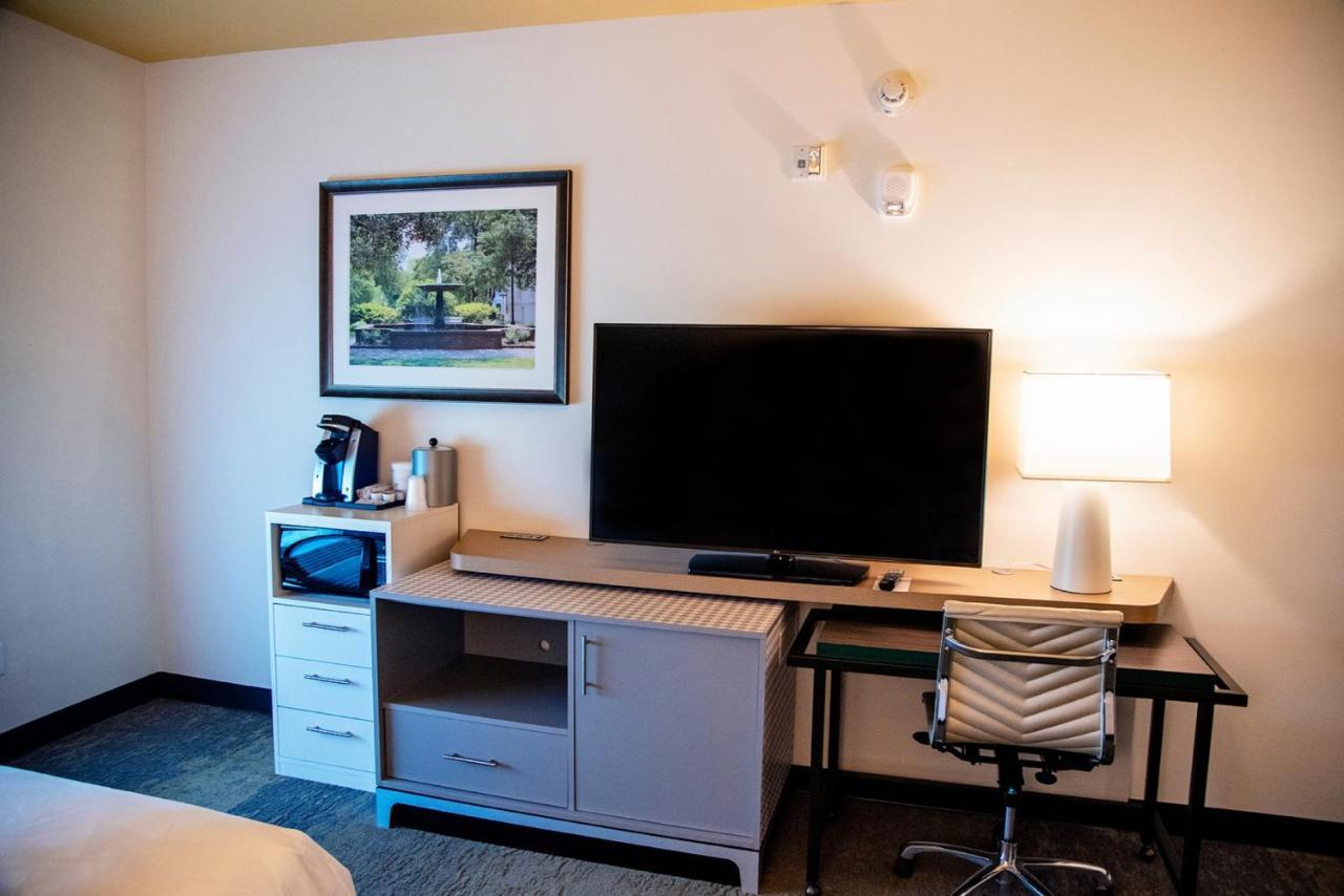 & - Savannah Airport - By Ihg 3*