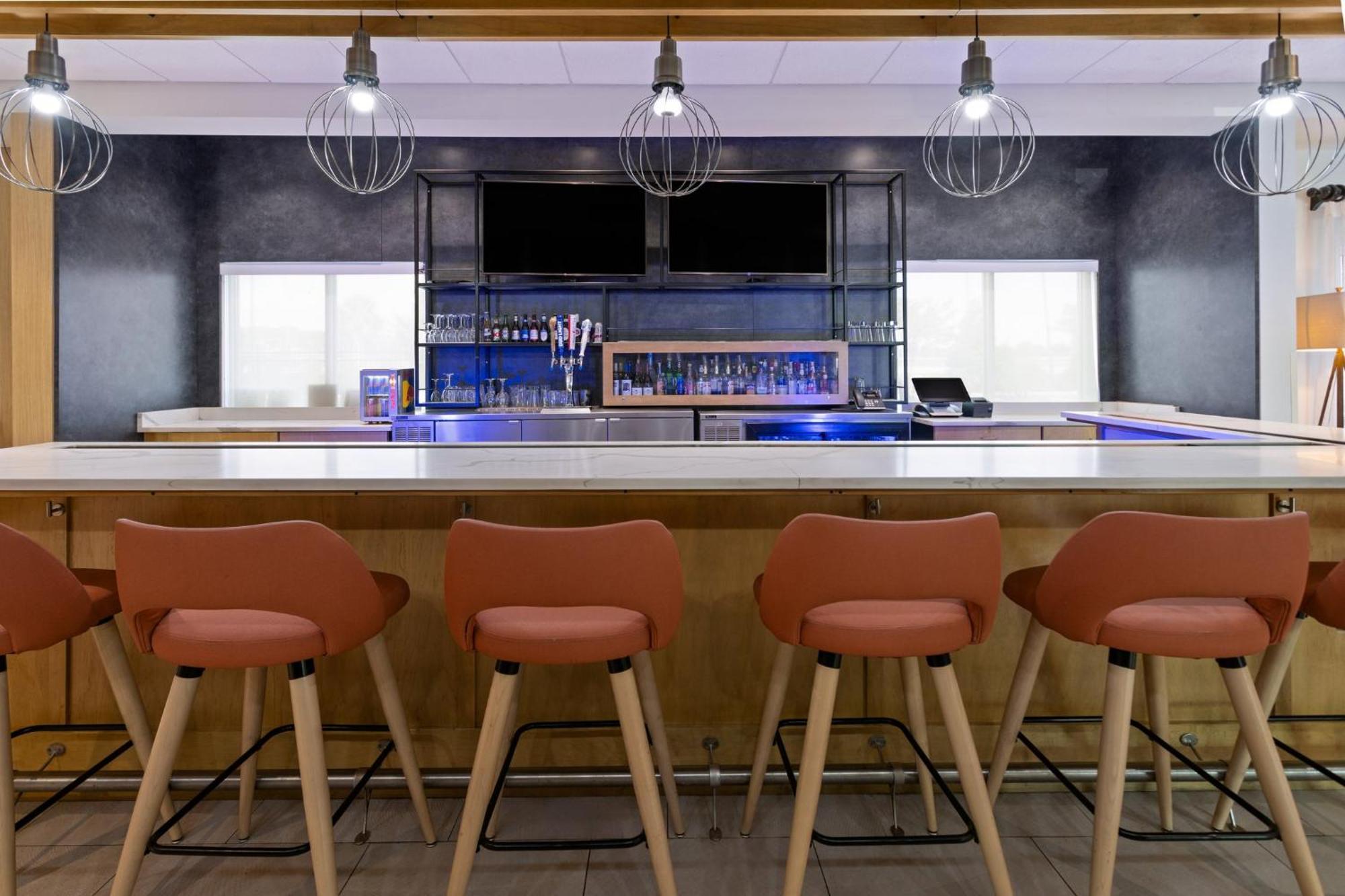 Hotel & - Savannah Airport - By Ihg